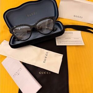 Gucci Elegant Black Glasses